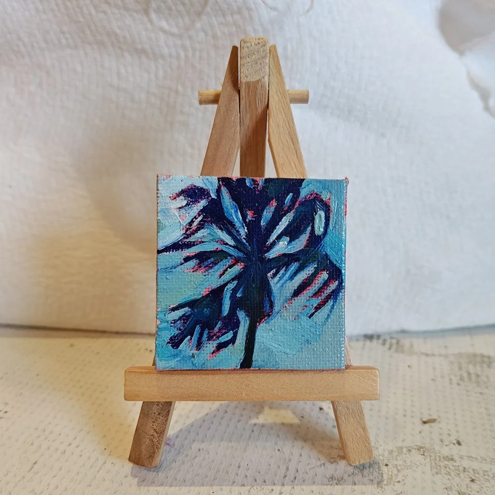 Days 47 of 100 day project! Chipping away at this. It's only taking me 3 years, hah! I'll do 100 palms eventually!
#palmtrees #palmtreepainting #minipainting