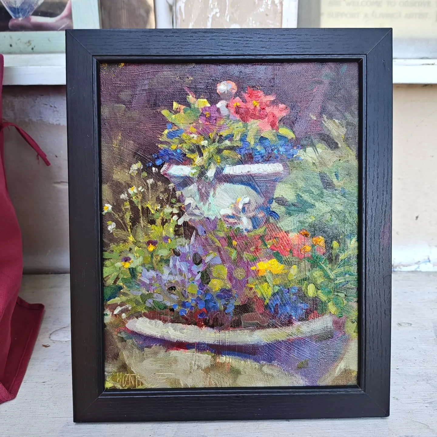 Painting in this garden was such a treat! I'm thankful to my hosts for letting me paint their beautiful flowers at the mission hills garden tour. 
#sandiegogardens @missionhillsgardenclub_ #flowerpainting #iloveflowers