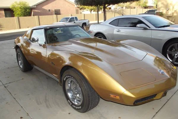 73 Corvette 1.jpg