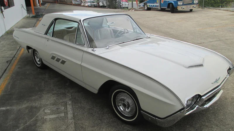 #1324-63-Ford-Thunderbird-Coupe-ol-school-garage-38068421 (20)_1.jpg