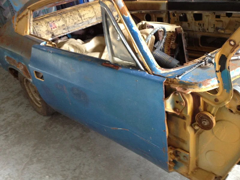 1971 VH RT Charger - Restoration - Ol' School Garage (74).jpg