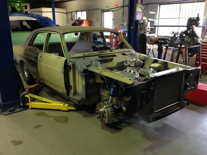 Jackie has fitted up the front end of the XY resto-mod project and the diff has been sent back to the supplier to get trimmed to length and new axles.