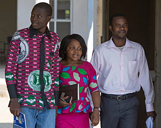 Justo Mwale students are eager to discuss the sometimes complicated relationships between Christian faith and Zambian culture. (Photo by Johanneke Kroesbergen)