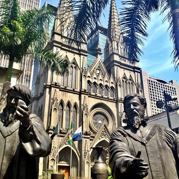 Statue commemorating the first Reformed communion in the Americas