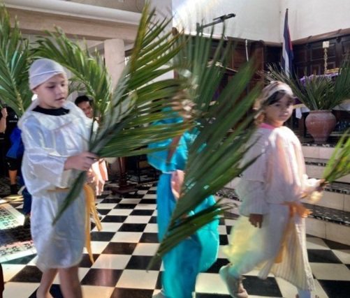  More Palm Sunday action (in country where it is easy to find palm fronds) 