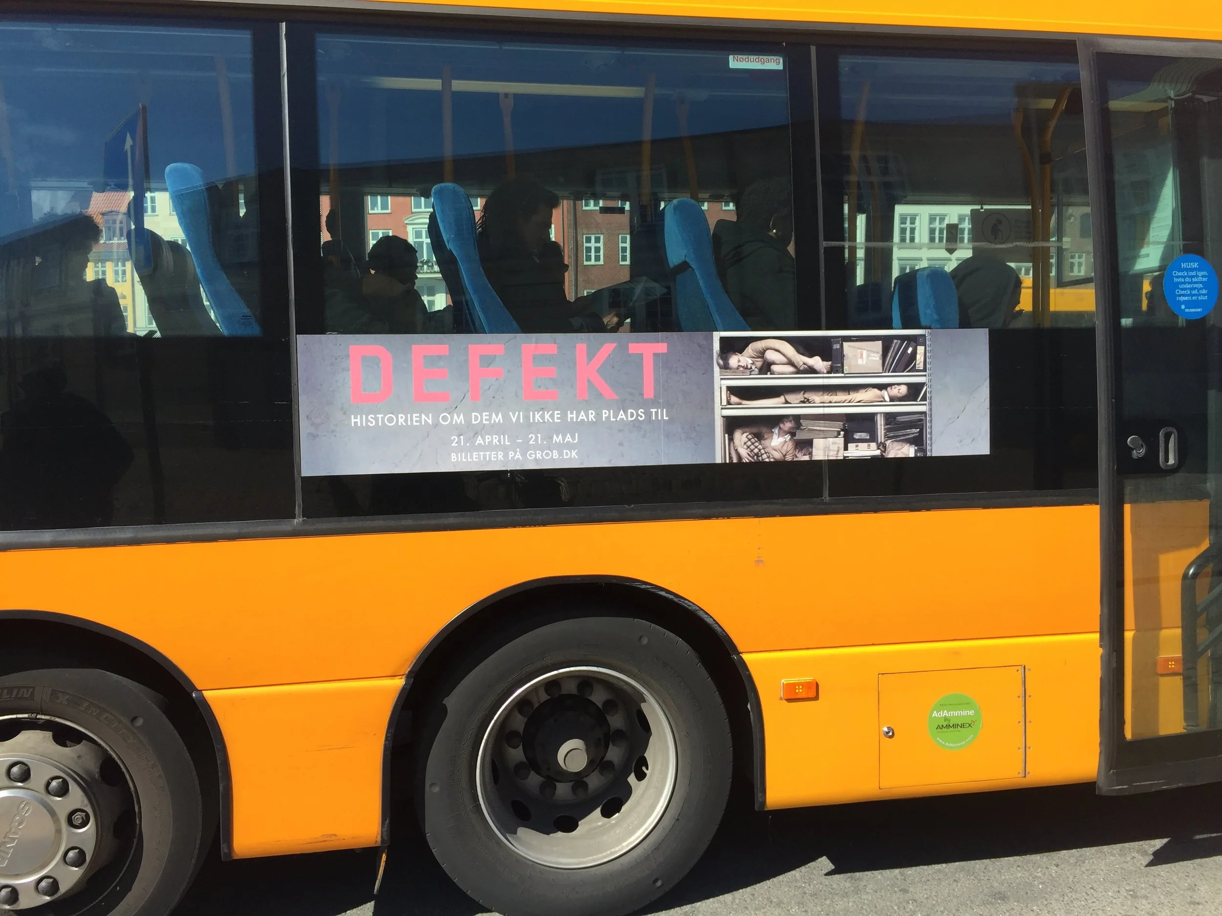 Busreklamer til Defekt. 2016