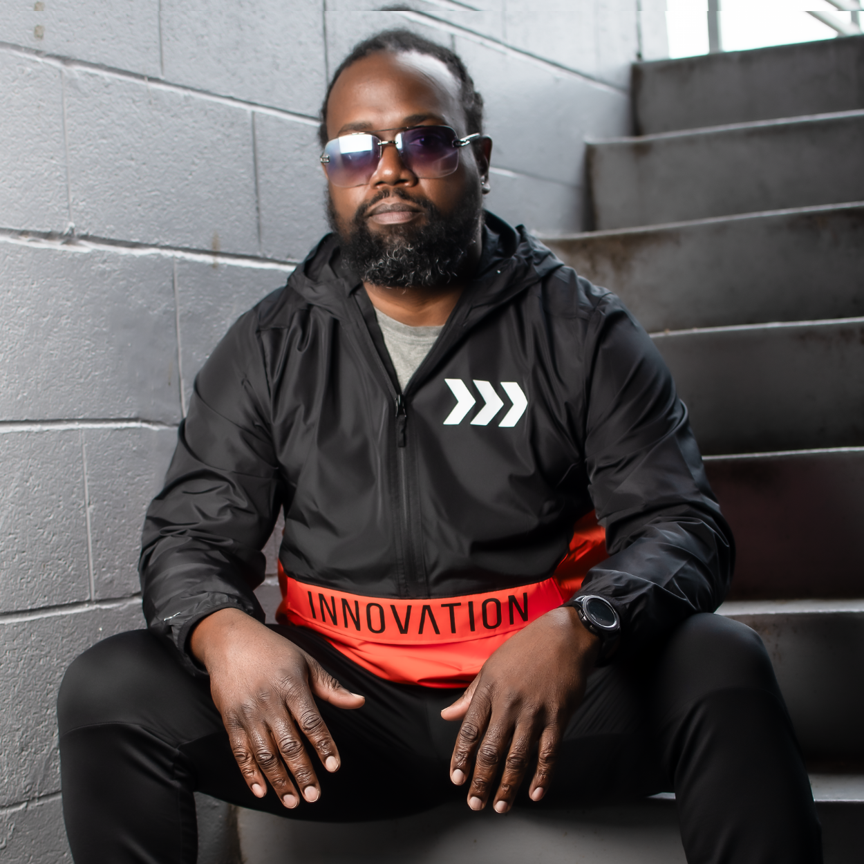 INNOVATION PULLOVER JACKET W/ HOOD