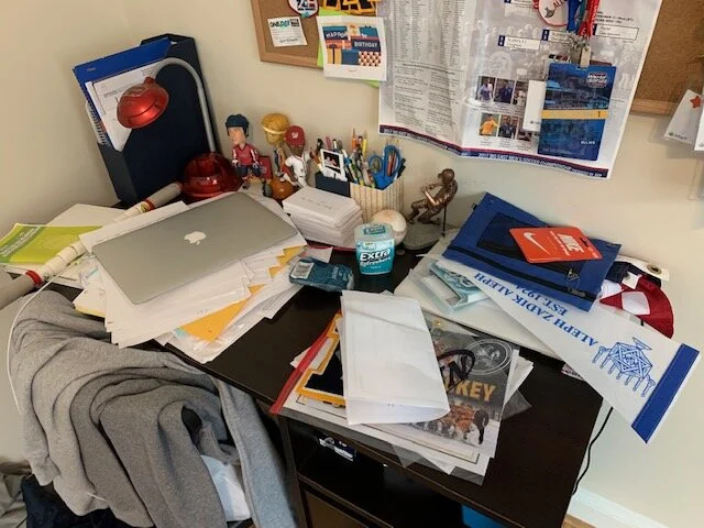RachelRosenthal_OrganizingDone_BeforeandAfter_Desk_Before.JPG