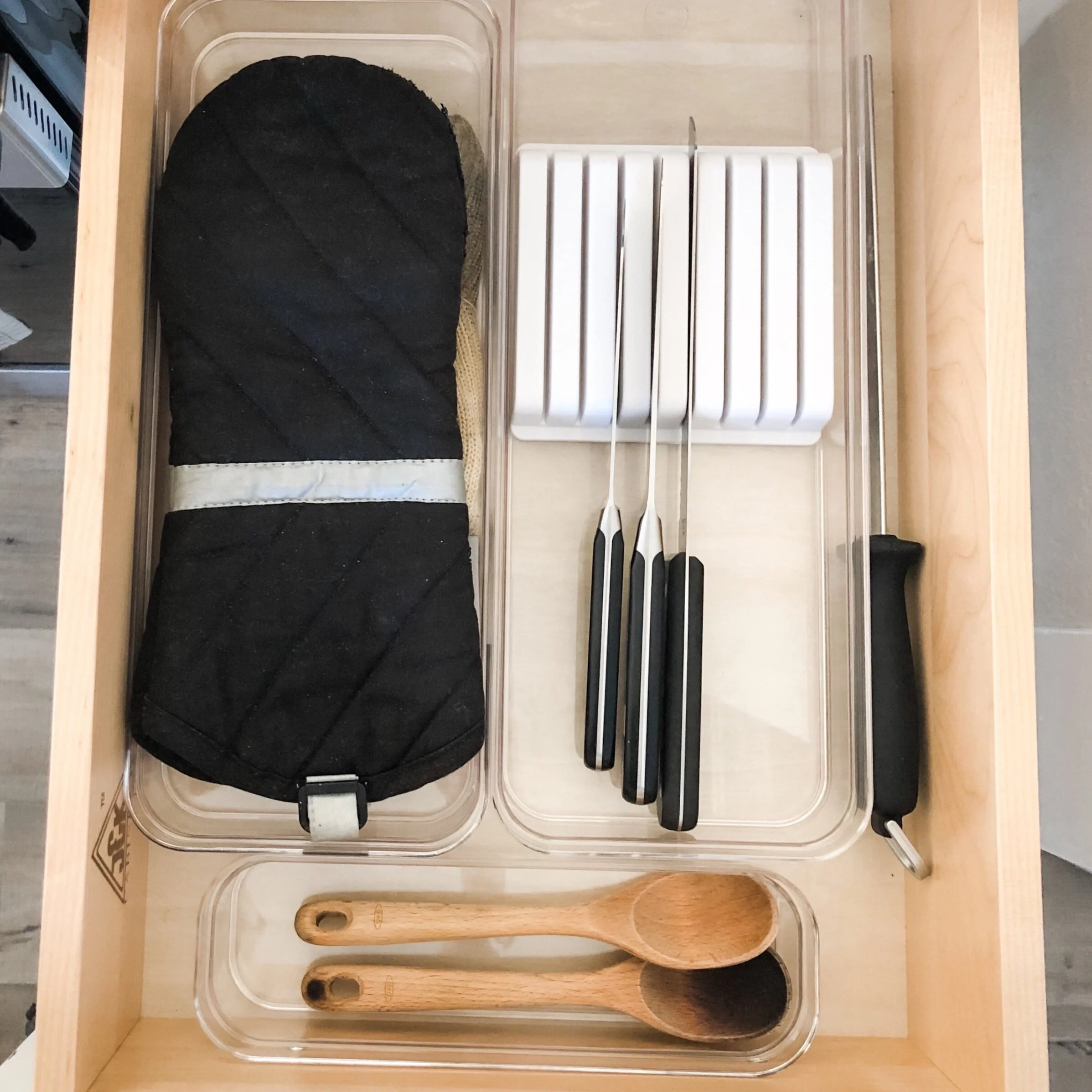 Rachel and Company How to Organize Your Kitchen Drawers