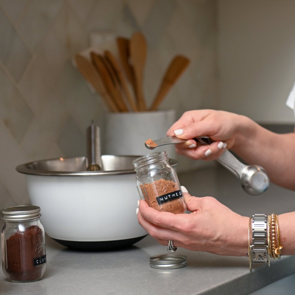 OrganizeSpices_BallJars_RachelRosenthal.jpg
