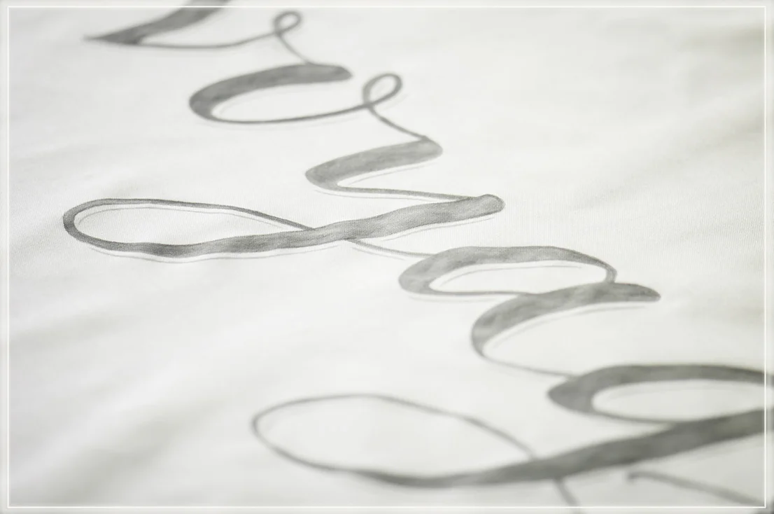 paint calligraphy / hand lettering on fabric banner for weddings and events, Lettering und Kalligraphie auf Stoff