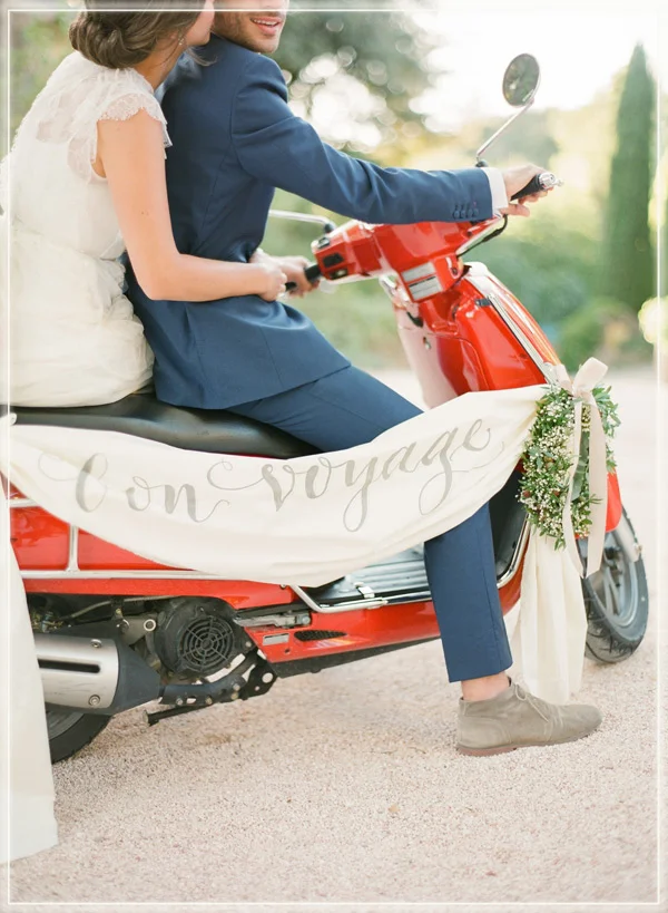 Lettering-on-fabric-by-a-Creative-Affair-Photo-KTMerry.jpg