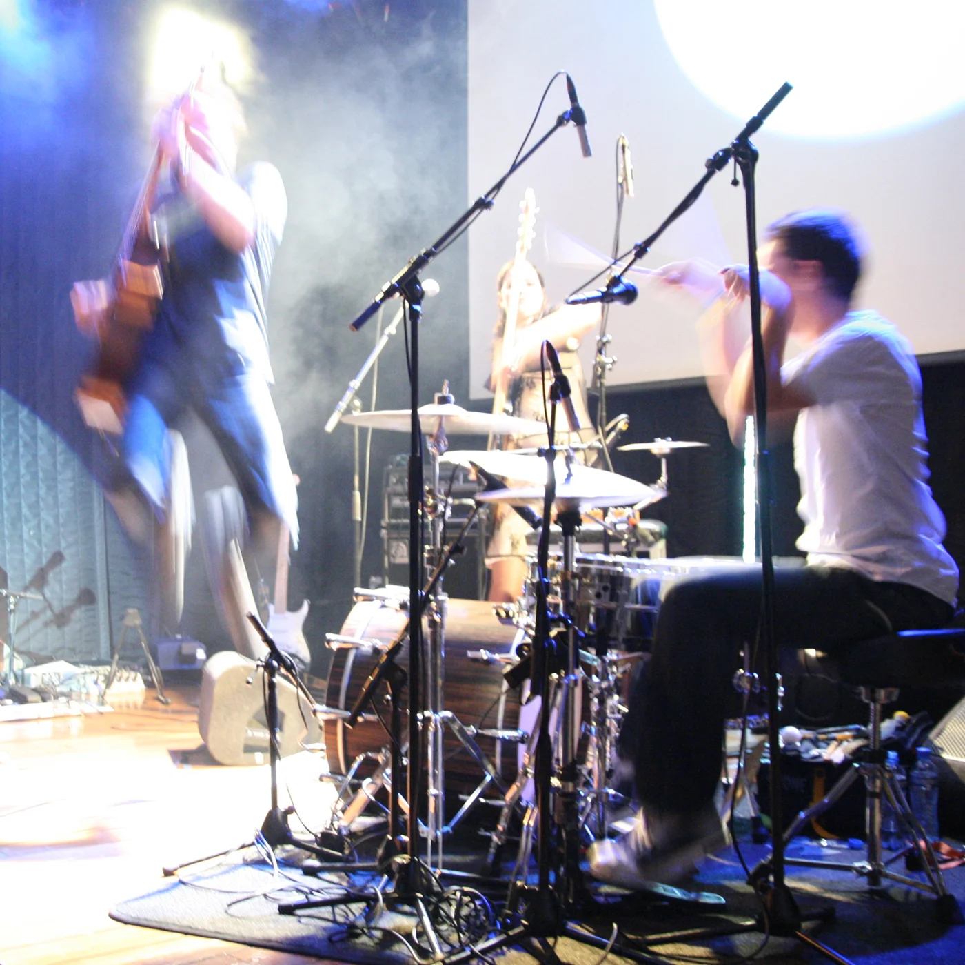 Met Pimba op drums en Lisa Beekwilder op bas in Paradiso, Amsterdam, Oktober 2009