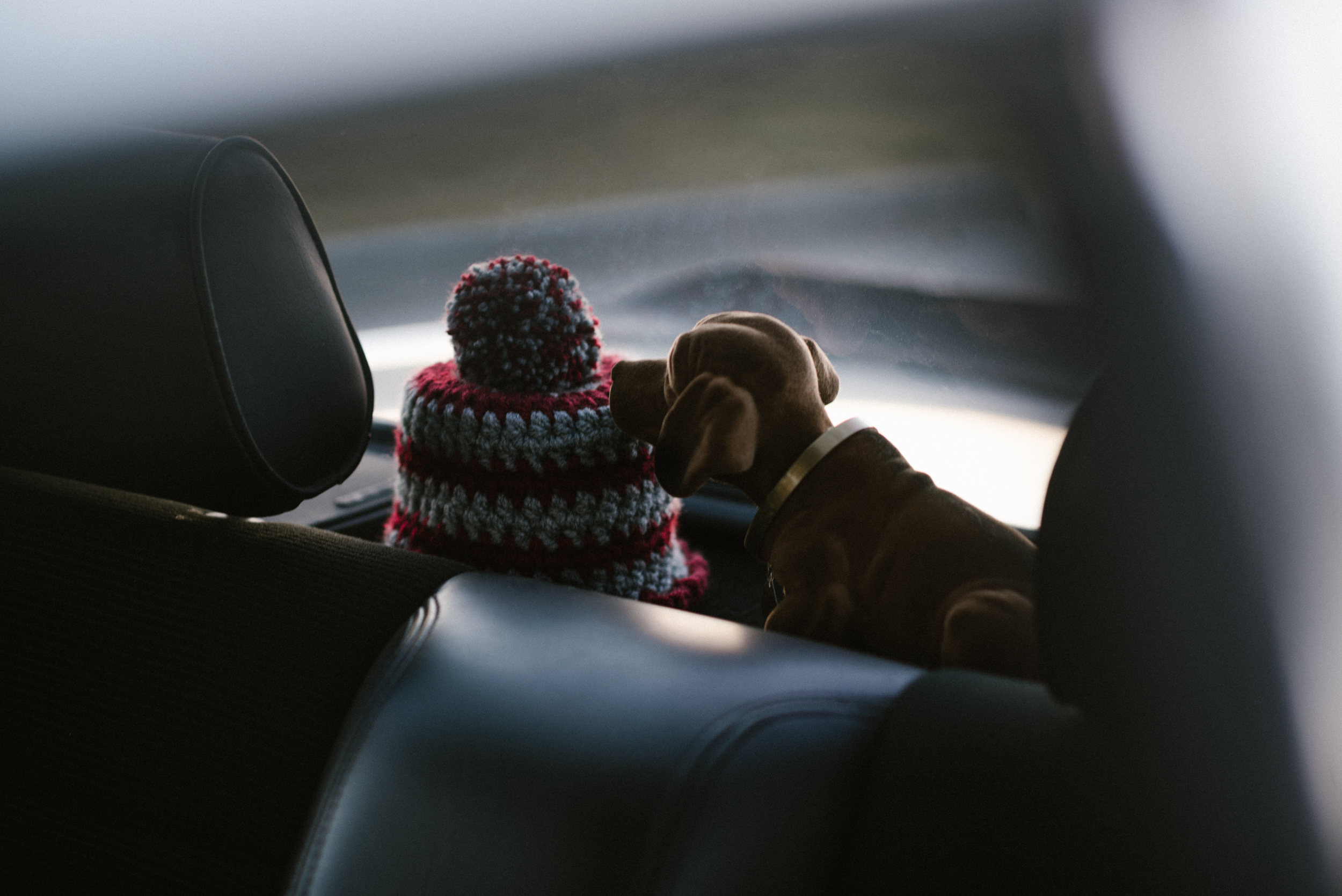 We're willing to bet that you can't guess what Jan keeps under that little hat...