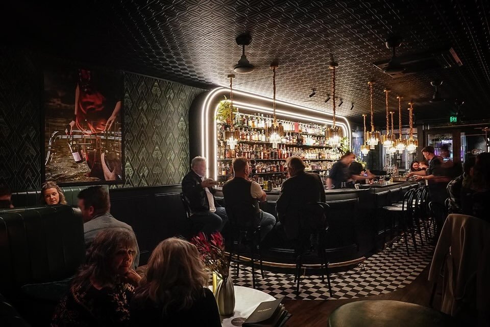 If you haven&rsquo;t been, it&rsquo;s about time&hellip; dripping in luxury Mornington&rsquo;s own @bon_vivant_bar is on another level&hellip;. 🥃
@lifeinstallers 
@firstimpressionsprojects 
@itsnaturalight