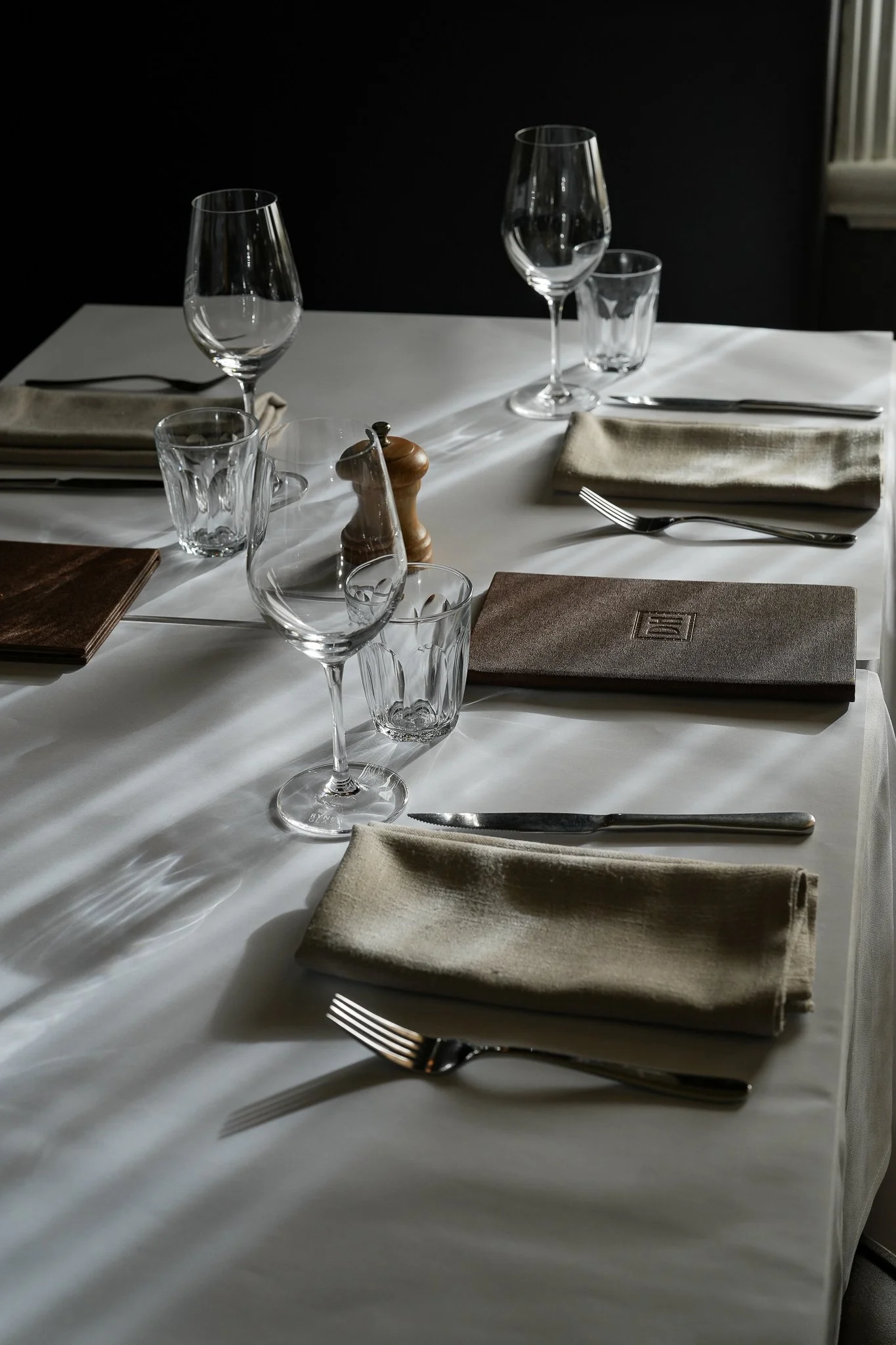 DAYLESFORDHOTEL-09.jpg