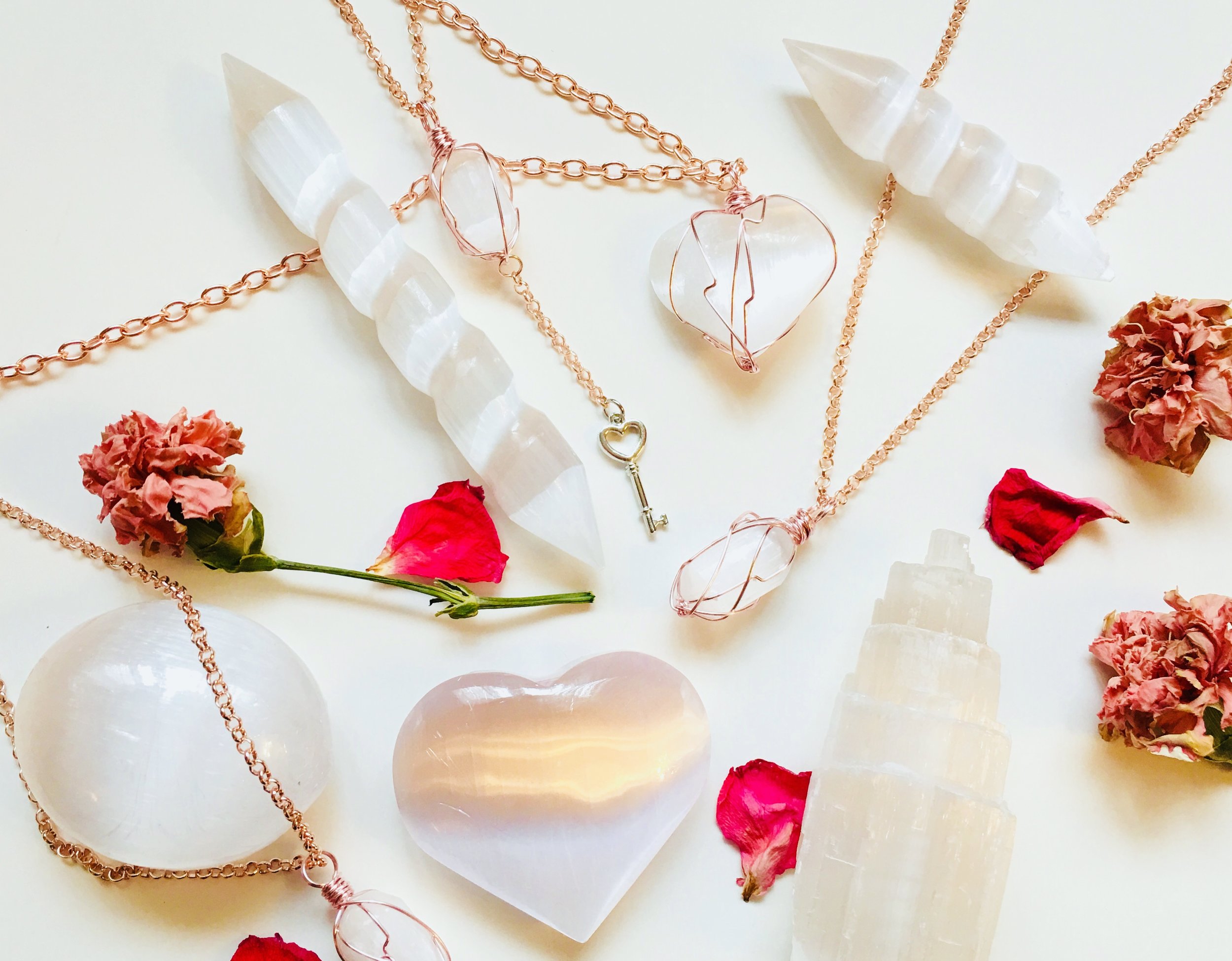 SELENITE: THE MOON GODDESS CRYSTAL!