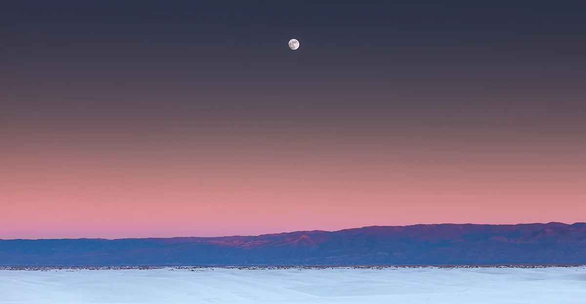 whitesandsmoon.jpg