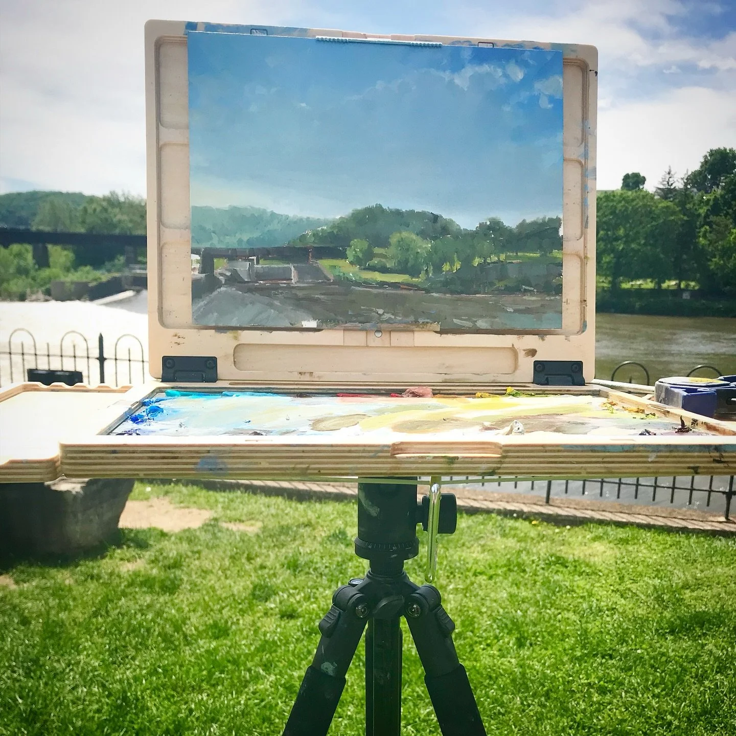 This fall, I&rsquo;m offering a new class as the next chapter in the Sky&amp;Clouds&amp;Land&amp;Air Workshop Series:
ON LOCATION: Plein Air to Studiowork
This eight-week workshop takes the Sky&amp;Clouds&amp;Land&amp;Air approach outdoors.

The firs