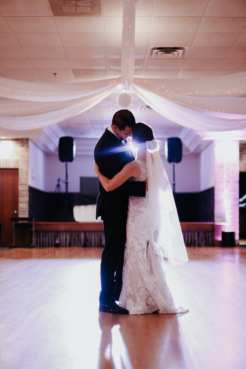 natalie-and-tim-wedding-day-dancing-08.jpg