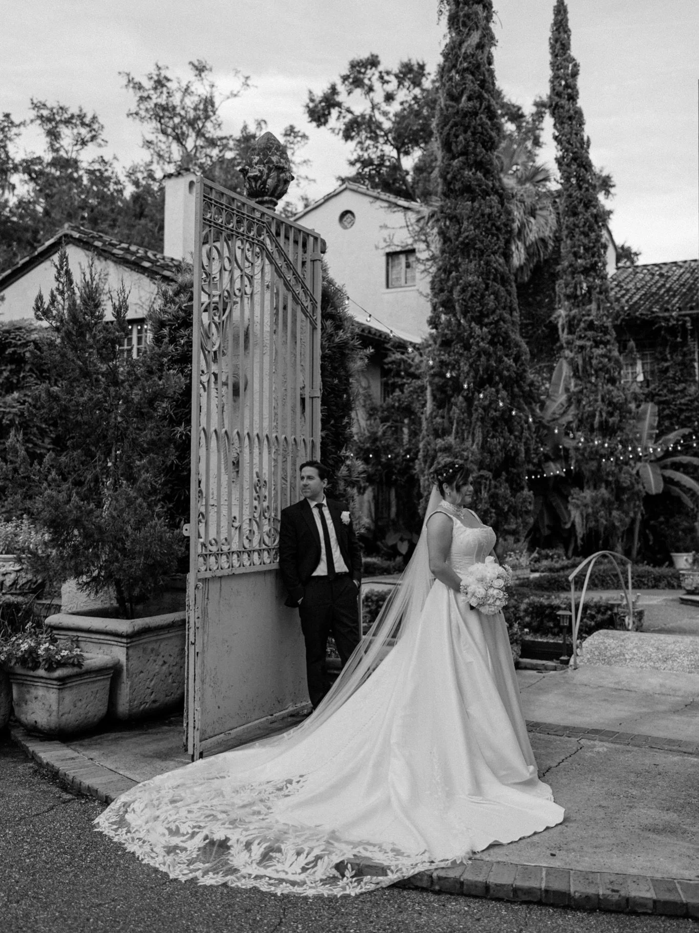 The kind of wedding gallery that makes you want to get married at a 1920s Mediterranean estate on the St. Johns River&hellip; then show up in a burgundy suit.

Aurora &amp; Altin, you absolutely nailed this. 🤍

gallery delivered ✨

#ClubContinentalW