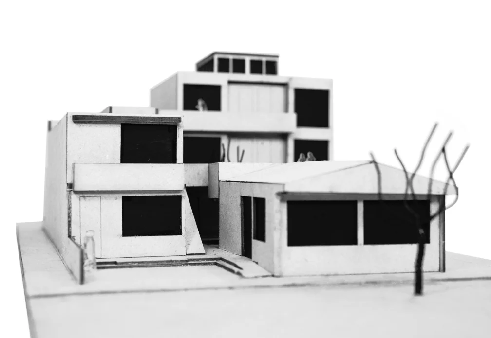 MODEL 4.jpg