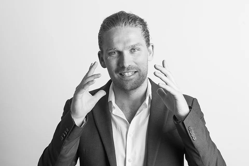 studio portrait with Author, Entrepreneur and Keynote Speaker Rasmus Ankersen. www.rasmusankersen.com/