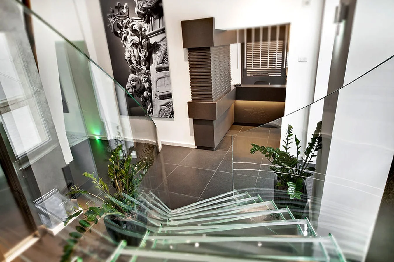 08-Lobby 01+1.jpg