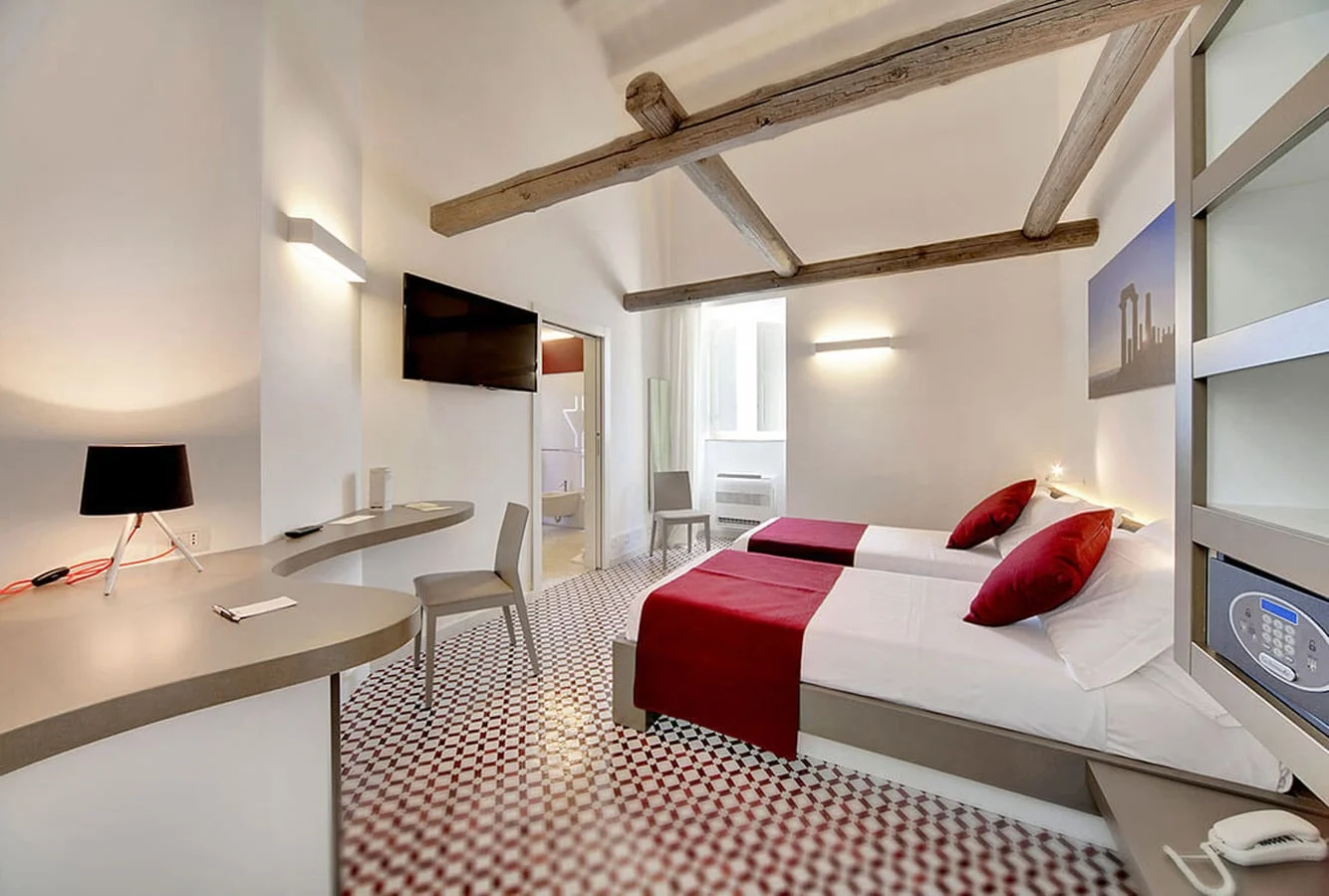 39-Double Room 02+1.jpg