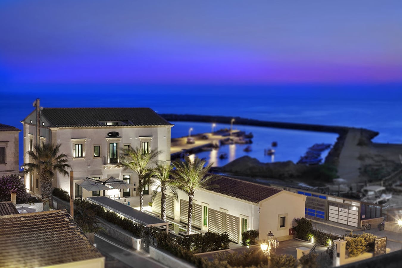 BOUTIQUE HOTEL