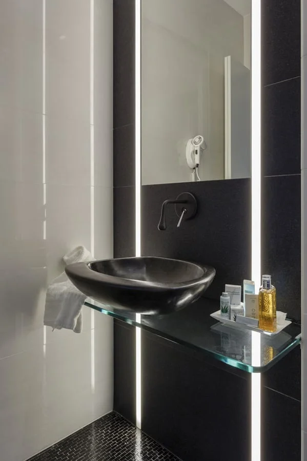 14-Superior Room_Aqua 02+1.jpg