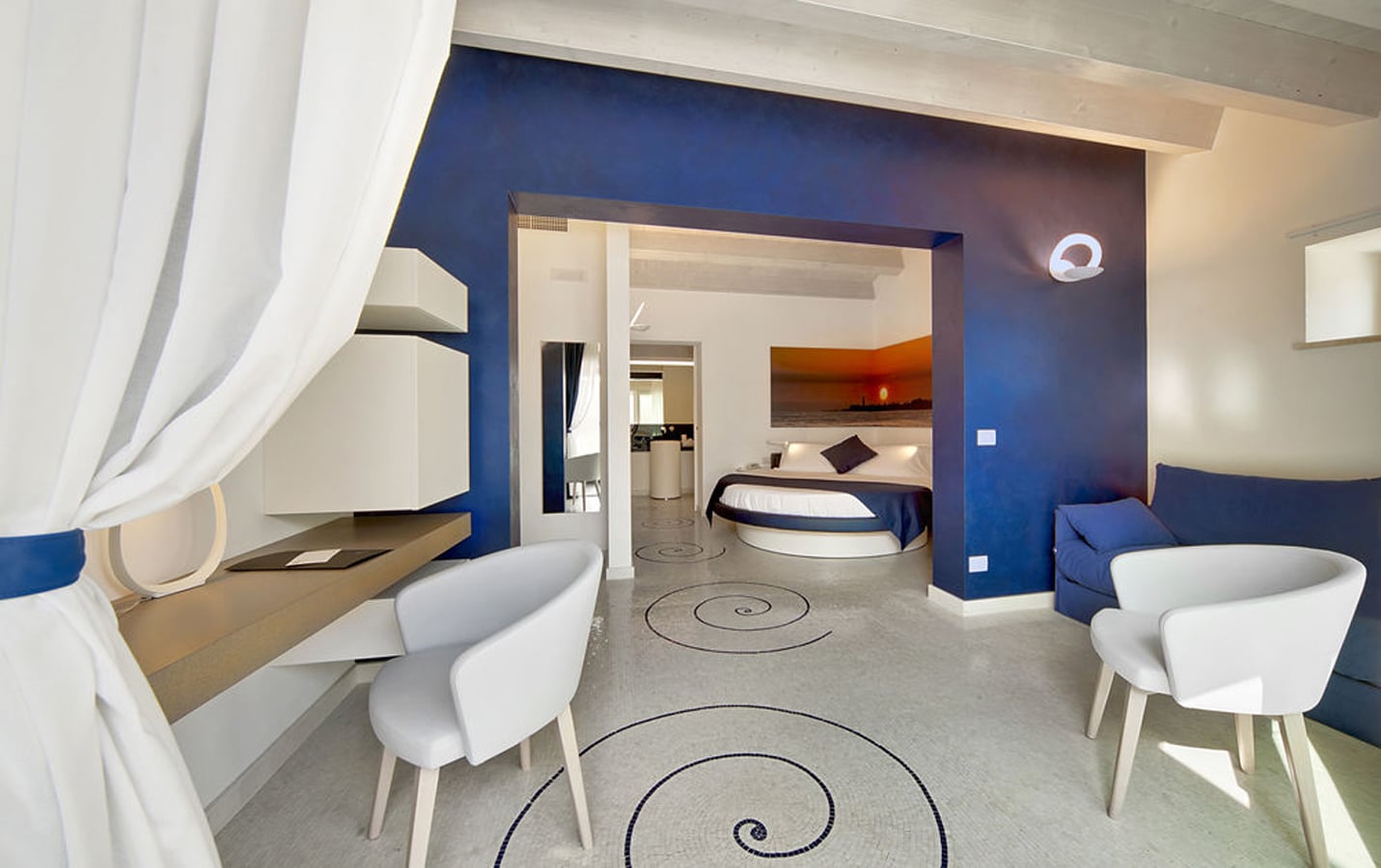 29-Suite_Round Bed 01+1.jpg