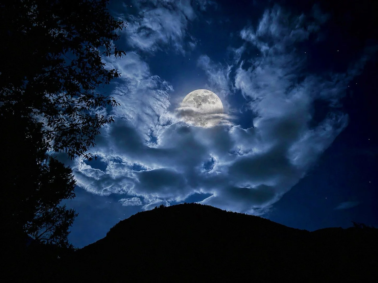 FULL MOON PHOTO TAKEN FROM THE TELLURIDE DECK TRANSFORMATION 