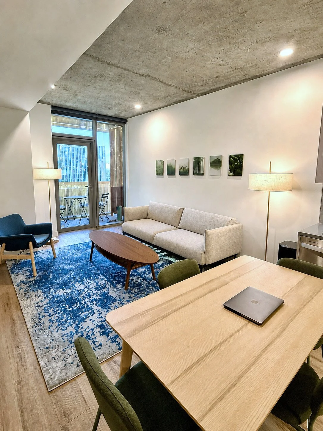 Sol Modern 2668.JPG