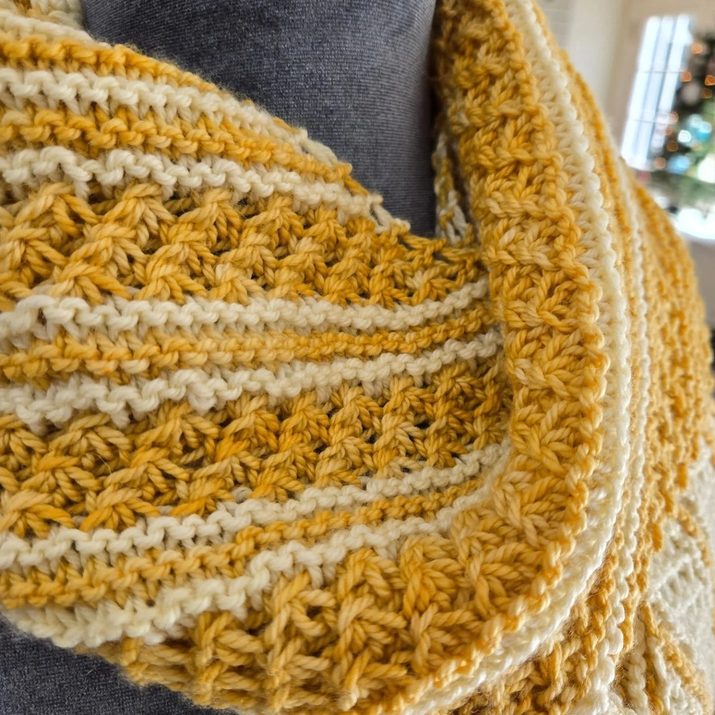 New scarf pattern coming. I'm calling this one 'Stars and Garters' (one of my paternal grandmother's favorite expressions). The colors shift from one to the other through a pattern of star stitch rows and garter stitch rows all worked on the bias. Th