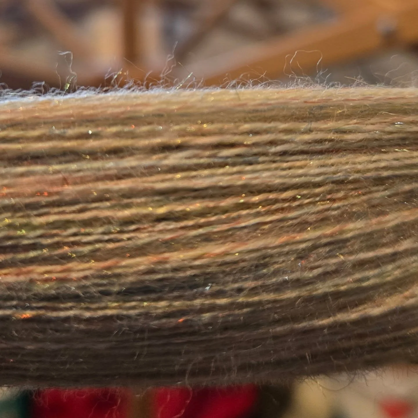Happy Thanksgiving, y'all! Before I go down to cook, I had to count up the yardage on the lace weight yarn that I spun w/ the merino/nylon blend that I got from @the.fiberists. I still have a little ball to ply up, but so far we're at 1086 yards of t