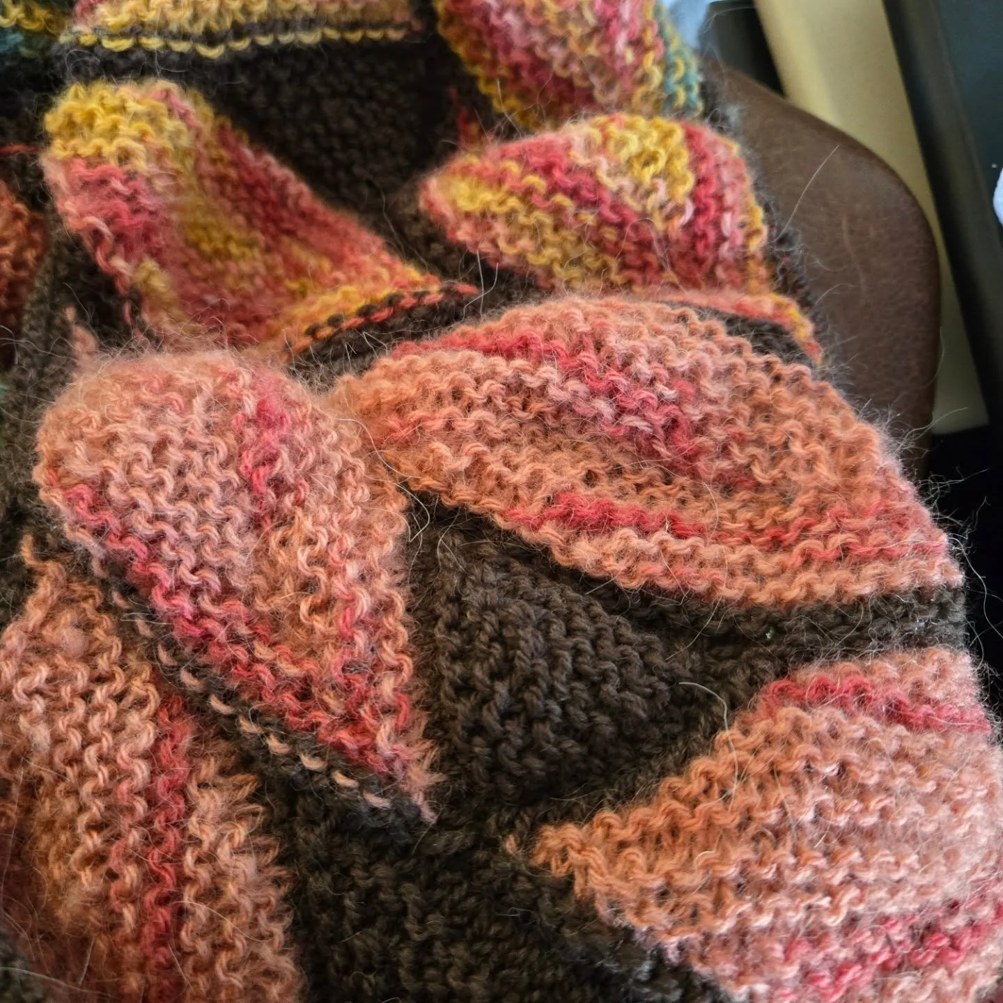 Not me about to frog a whole section of this shawl because I don't like the way the colors are lined up. And you know I'm committed to a look when I decide to frog mohair. #knittingfail #dryadscarf #knittersofinstagram