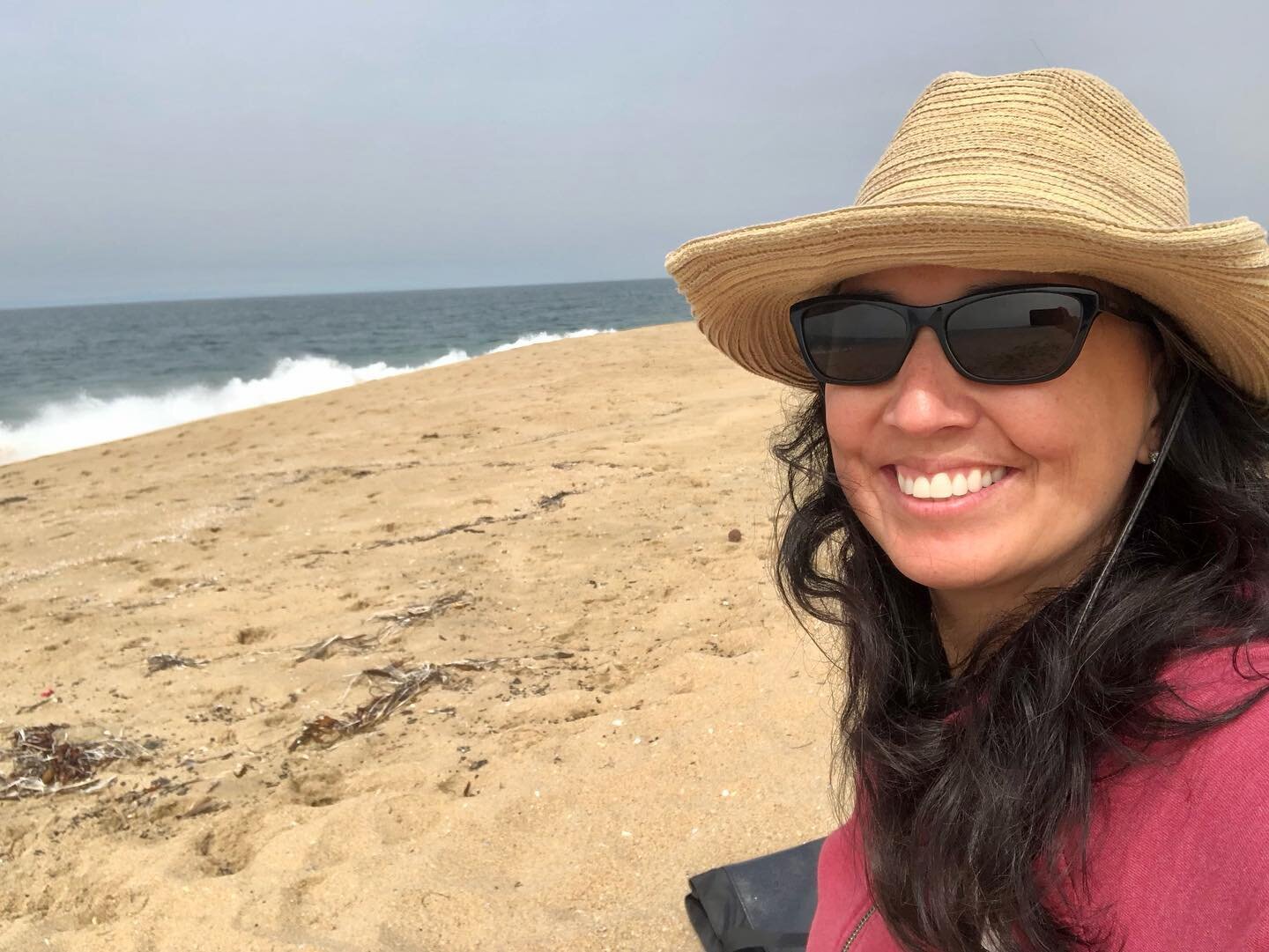 A beautiful beach to myself for the second morning in a row… I’m a happy girl. Finding secluded places in nature is one of my superpowers βΊοΈ
I watched 30+ dolphins swim, play and feed for hours yesterday from this spot, today is starting
