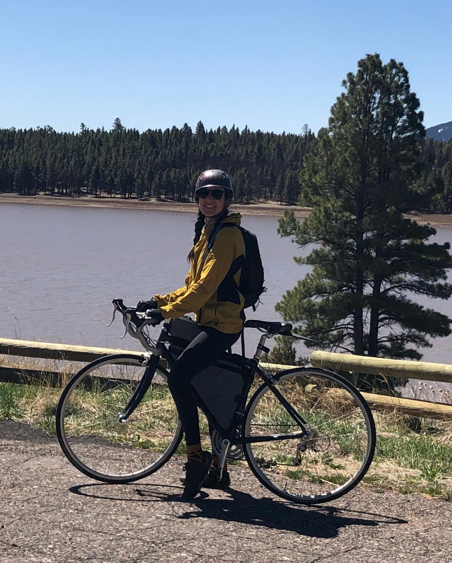 Ginas enjoying a perfect spring day at Lake Mary 🥰 @_ginarose08 @voodoogina 
🚴🏻&zwj;♀️🌲 #flagstafflove 💗