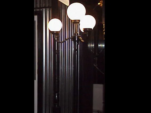 Street Lamps: Antique lamps complete with a four-bulb configuration. (8 available)
