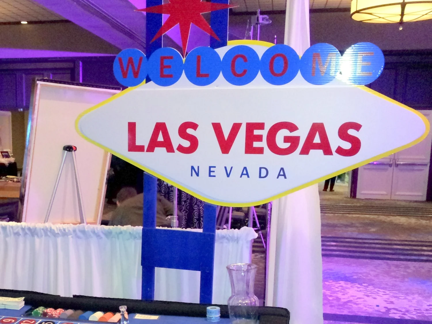 Welcome to Las Vegas Sign: measures about 7' tall and 5' wide.