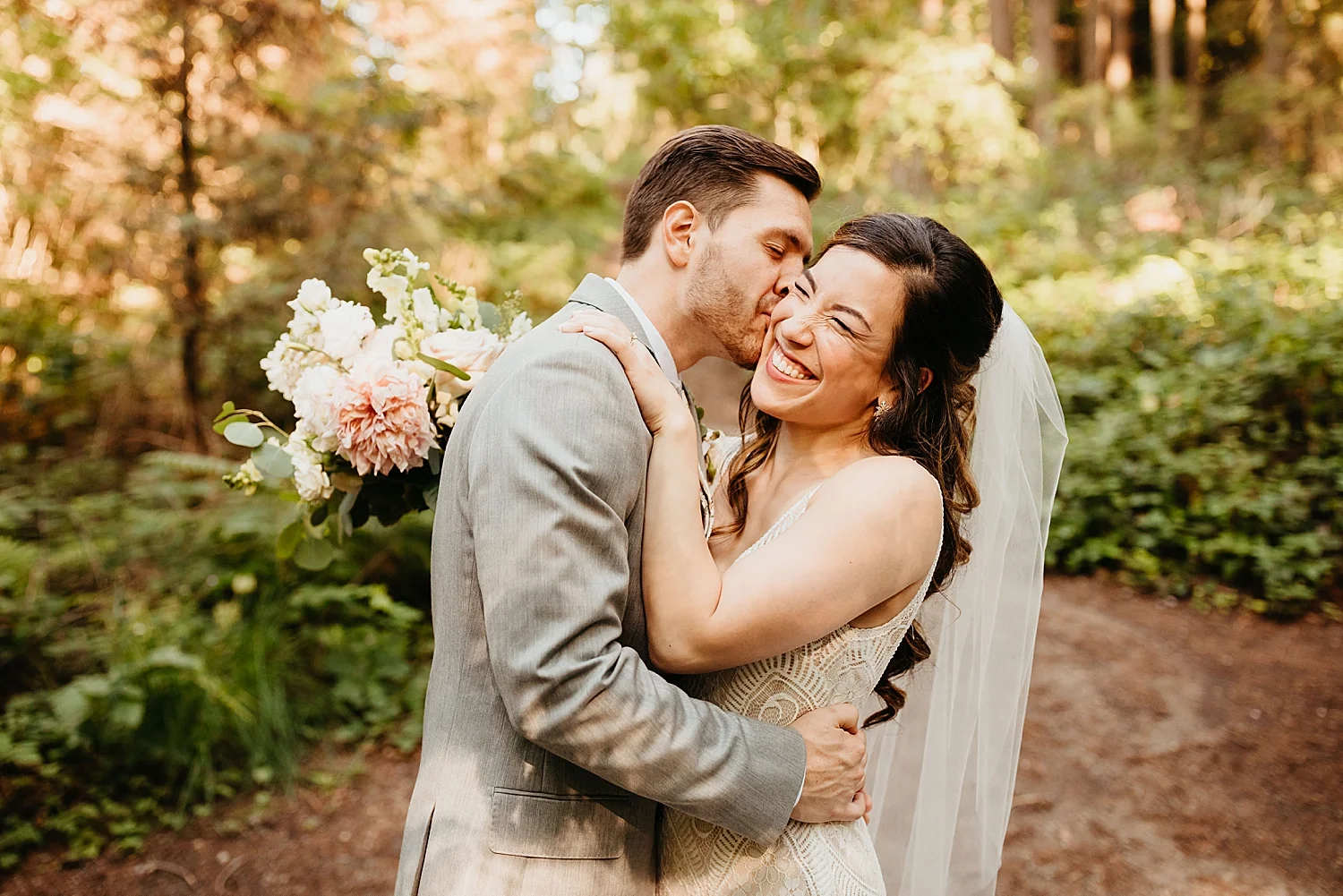 Robinswood-House-Bellevue-Wedding-51.jpg