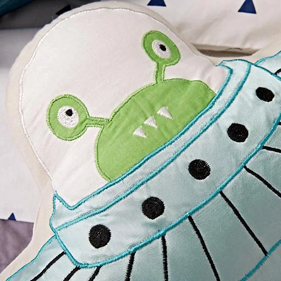 gr-alien-throw-pillow-1.jpg