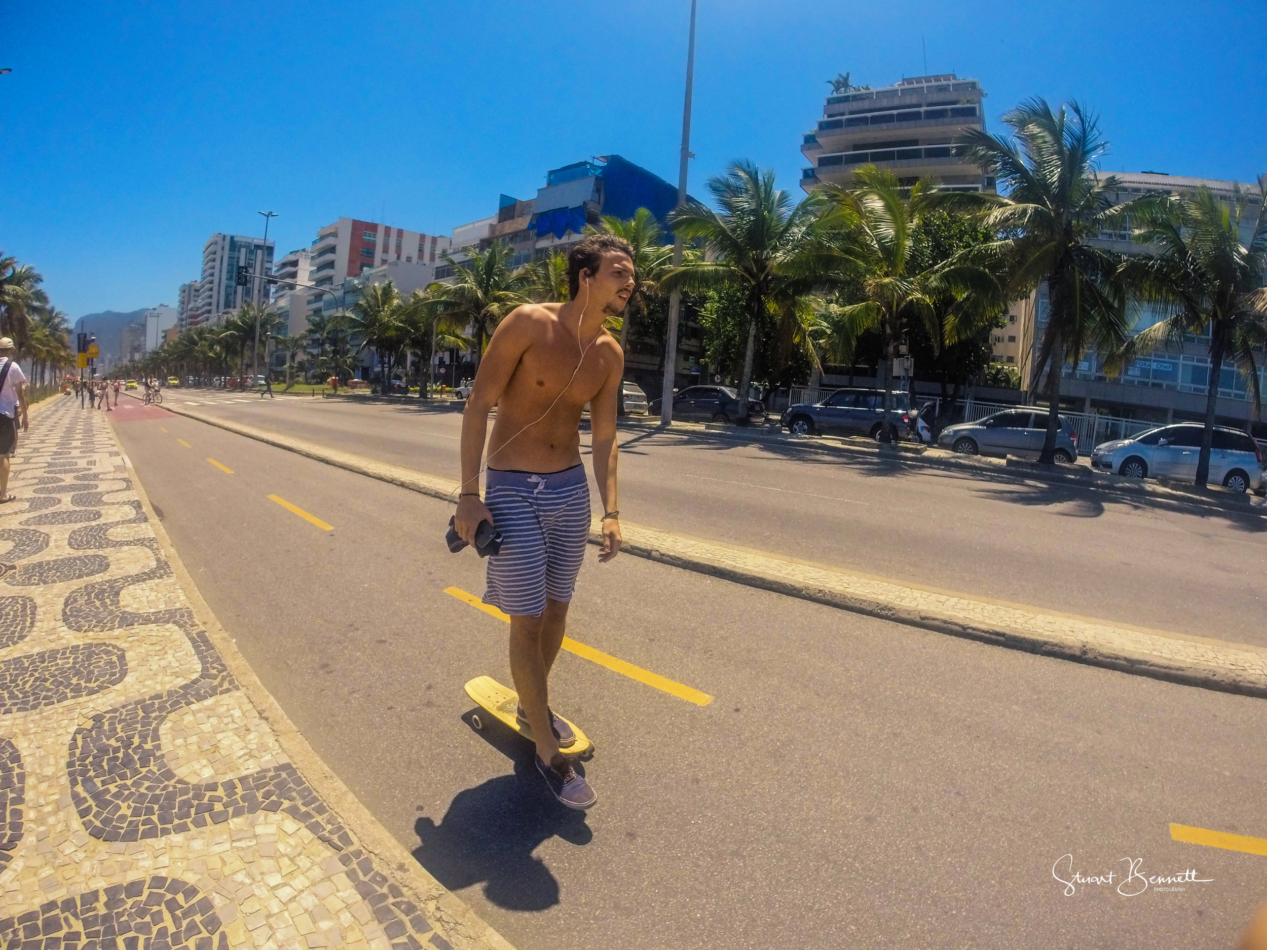 20151007-Rio Street Surfing - Ipenema.JPG