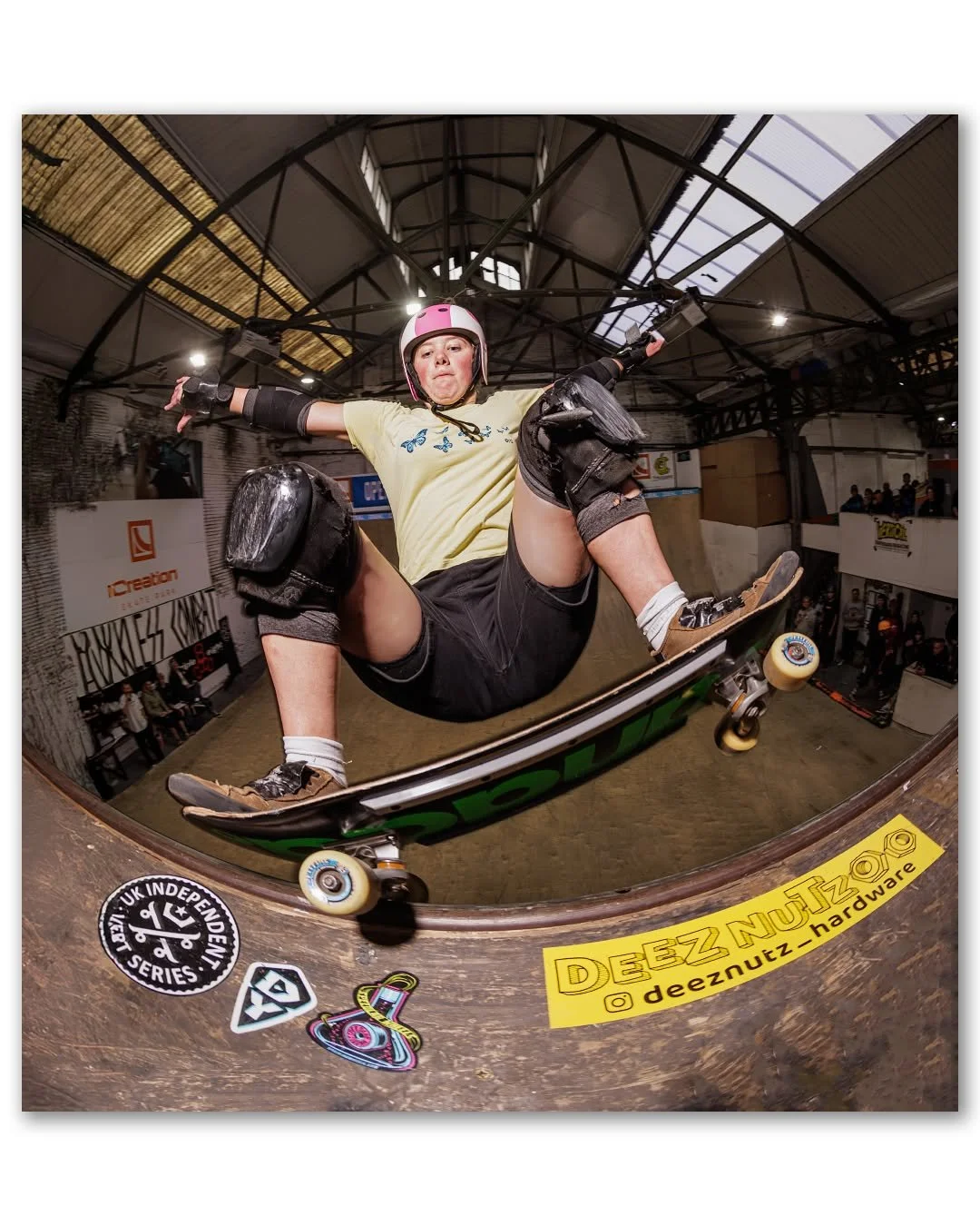 Next up are some shots from the Women's section, everyone absolutely killed it, especially @caitlinskate with this sick frontside nosegrind

1: @caitlincskate 
2:@islaroseskater
3: @holly_tyack
4: @nuggetskates8

All of the shots will be available he