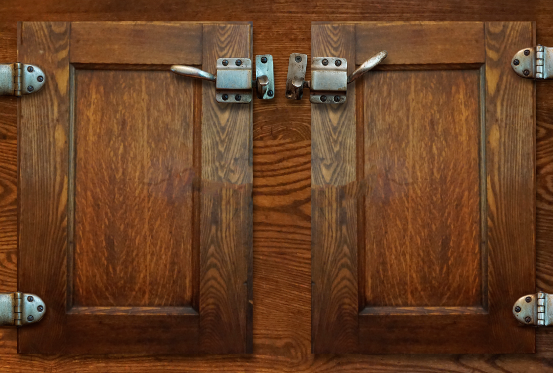 Bottom door.png