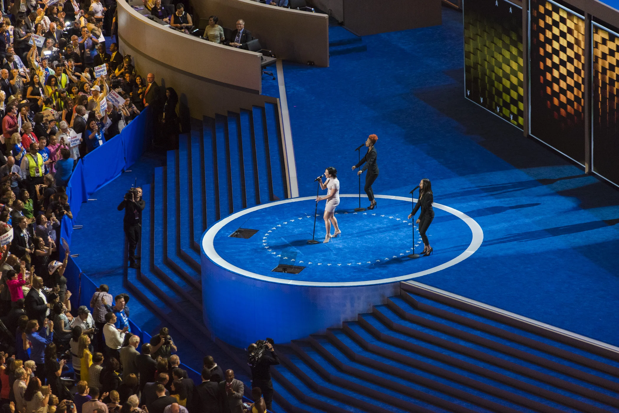 DNC - Night 1_017_16388.jpg