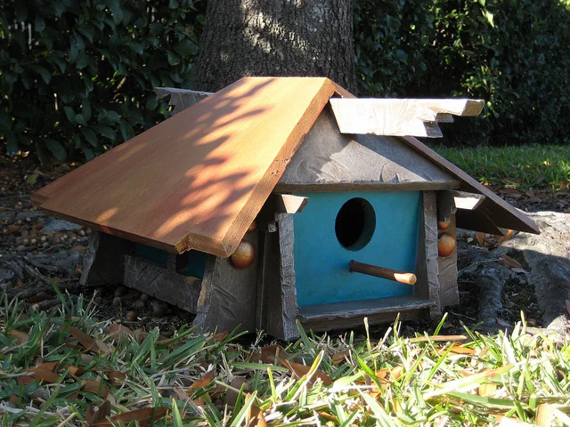 asian birdhouse.jpg