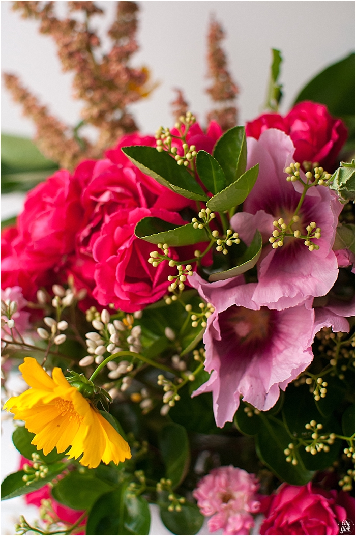 DIYVaseFlowerArrangementCityGirlSearching_0023.jpg