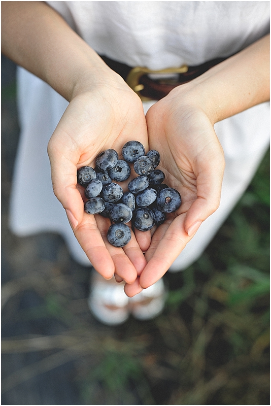 BlueberryPickingStyledShootCityGirlSearchingSouthKorea_0015.jpg